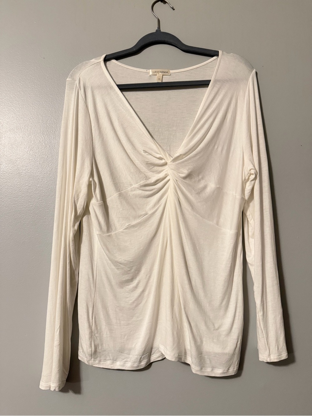 Twist-Front Long Sleeve V-Neck Tee in Cream